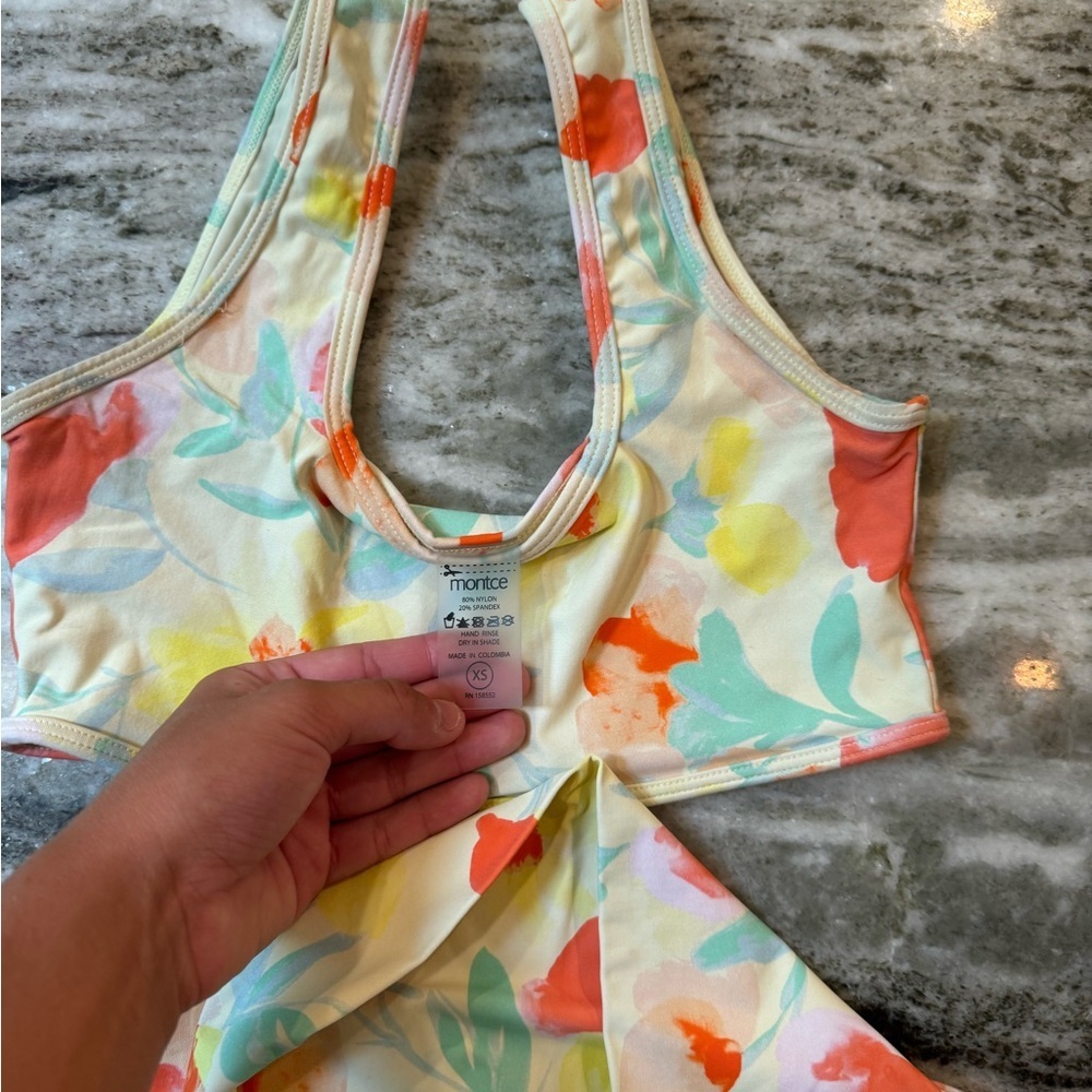 Montce Helena Workout 2-Piece Set Size XS-S - Picture 4 of 5